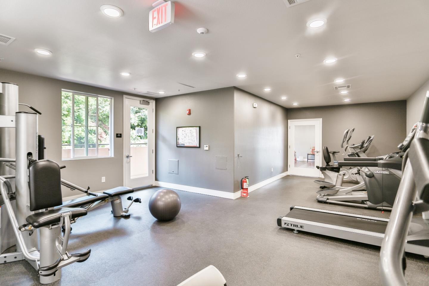 538 South Mathilda Avenue, Unit 301 Sunnyvale, CA 94086 - Photo 23 of 45