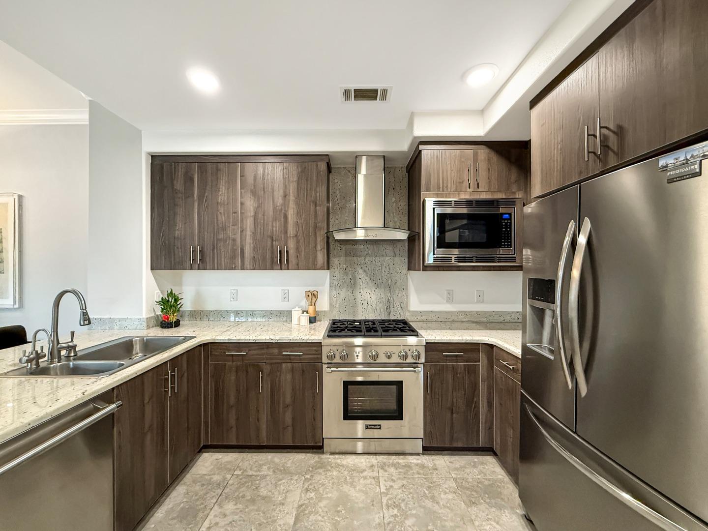 538 South Mathilda Avenue, Unit 301 Sunnyvale, CA 94086 - Photo 5 of 45