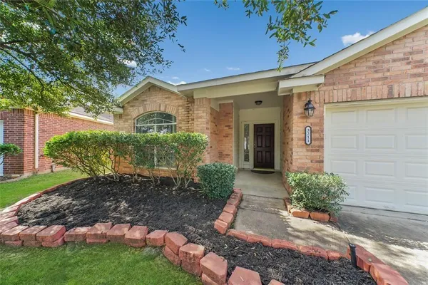 $2,000 | 3211 Amber Meadow Drive, Katy, TX 77449