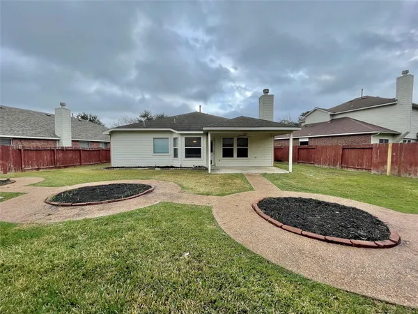 $2,000 | 3211 Amber Meadow Drive, Katy, TX 77449