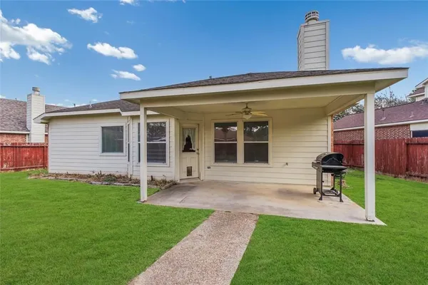 $2,000 | 3211 Amber Meadow Drive, Katy, TX 77449
