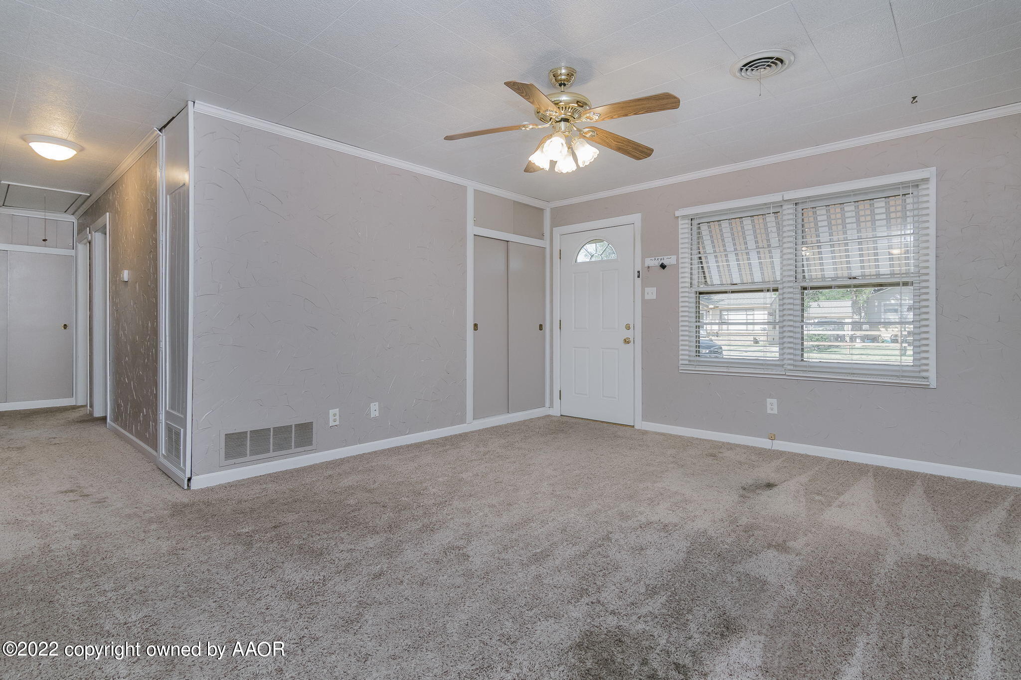4801 South Bowie Street Amarillo, TX 79110 - Photo 3 of 22 Living Room 2