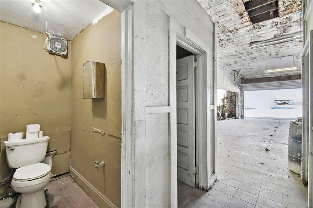 301 Southwest 6th Street Southwest Winter Haven, FL 33880 - Photo 24 of 31