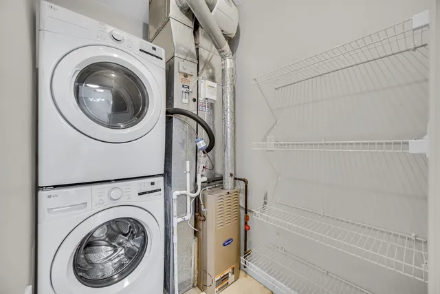 $3,300 | 9400 South 79th Avenue, Unit 3F, Hickory Hills, IL 60457