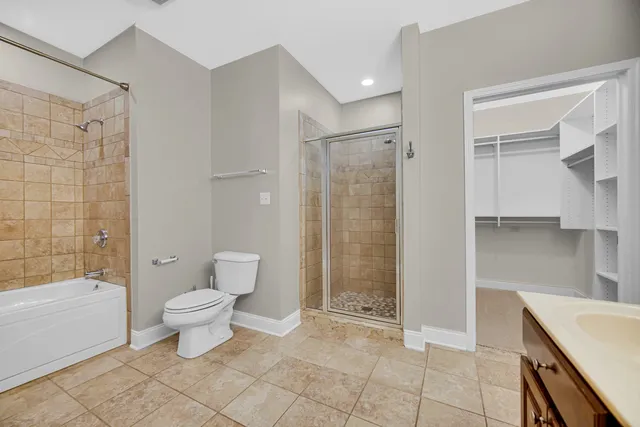 $3,300 | 9400 South 79th Avenue, Unit 3F, Hickory Hills, IL 60457