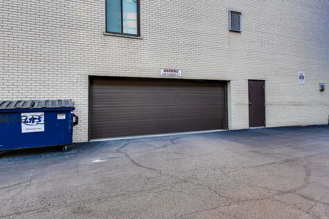 $178,000 | 5840 West 104th Street, Unit 209, Oak Lawn, IL 60453