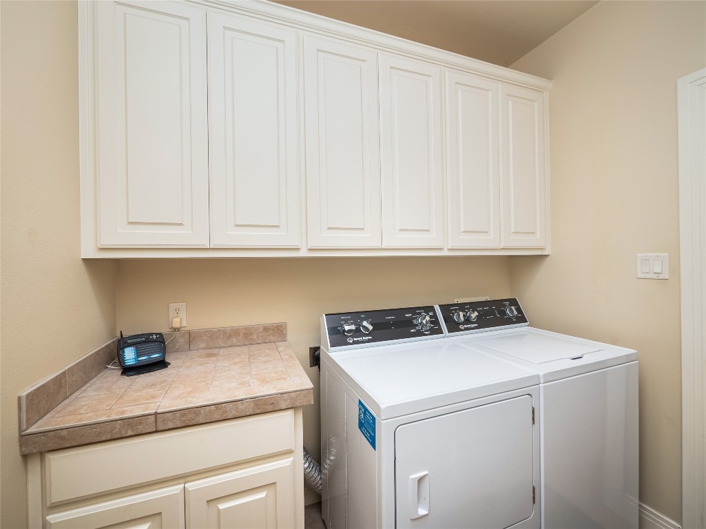 104 East Rustle Cove Georgetown, TX 78628 - Photo 27 of 40