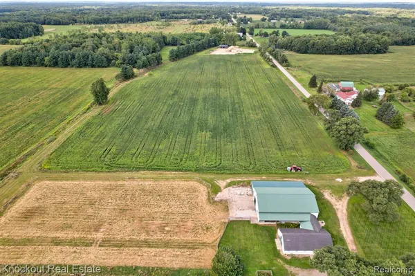 $320,000 | 8424 Oak Road, Millington, MI 48746