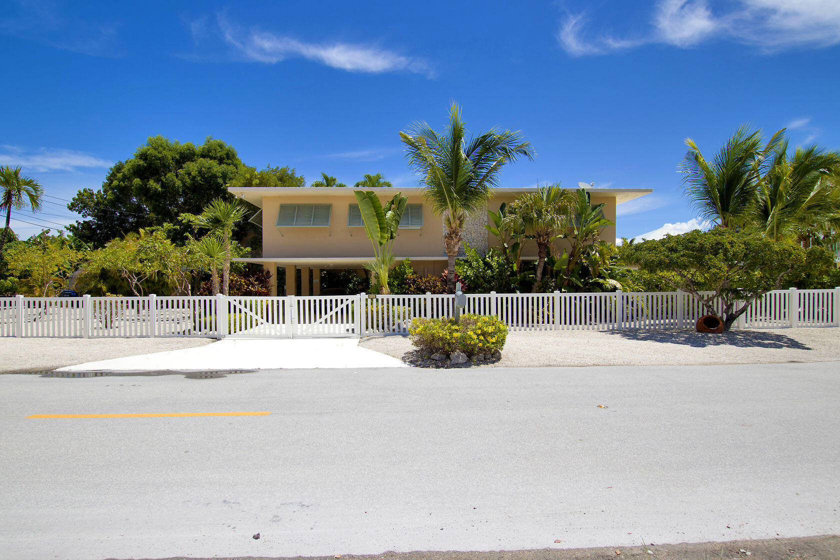 1126 Heron Road Key Largo, FL 33037 - Photo 2 of 35 virtual-tour-330586-mls-high-res-image-0