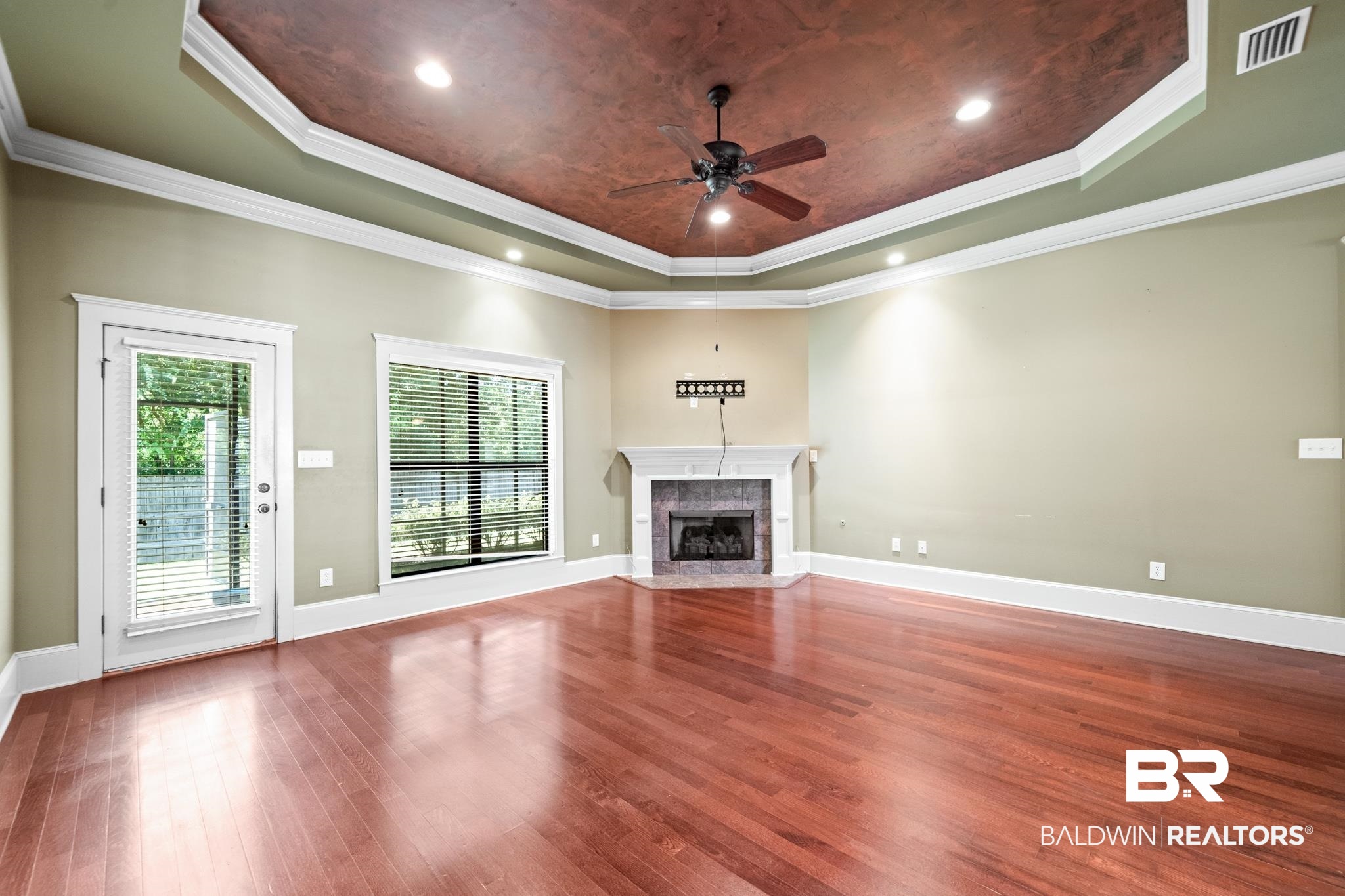 9568 Sanibel Loop Daphne, AL 36526 - Photo 7 of 28 Family Room with Tray Ceiling
