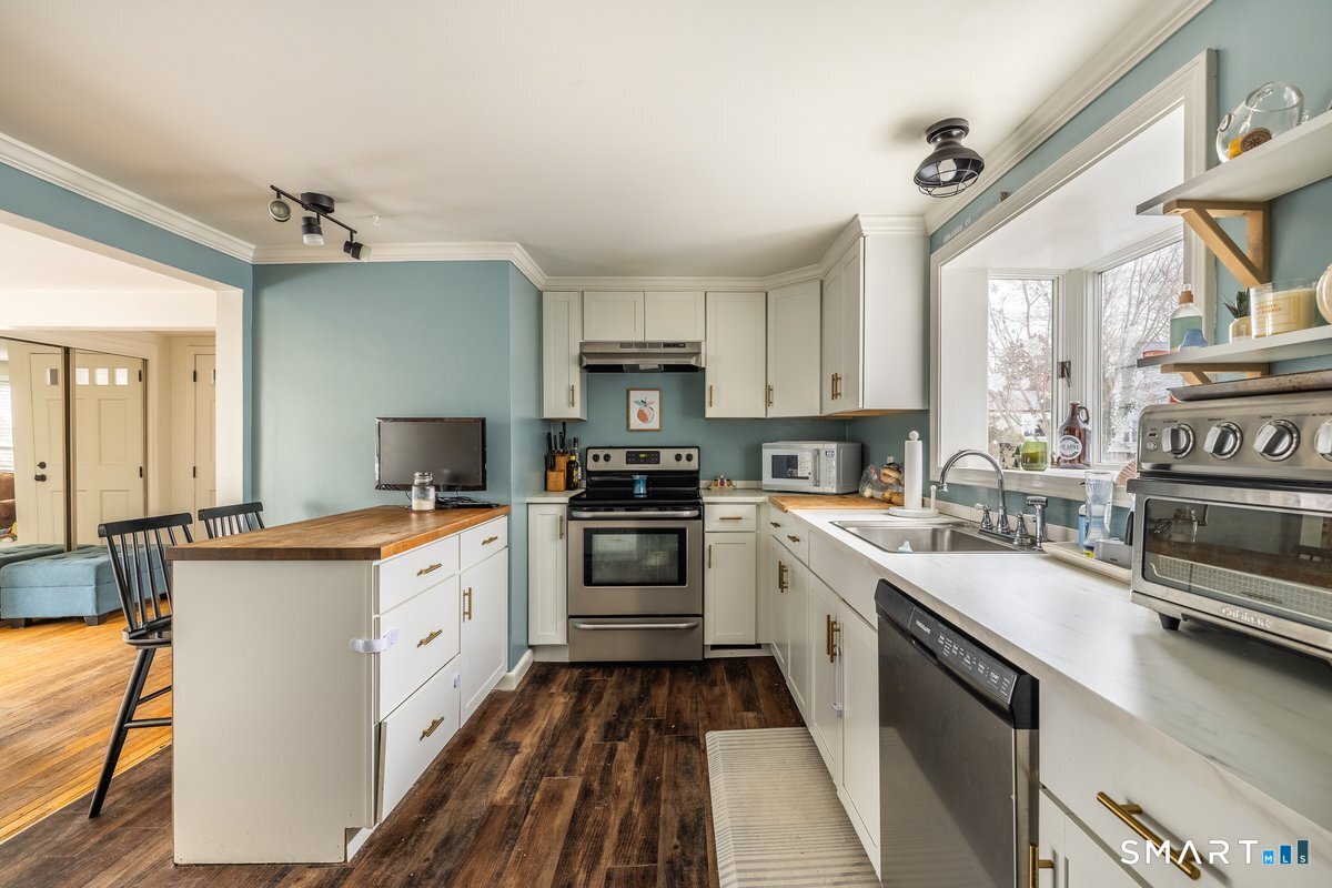 50 Howe Street Milford, CT 06460 - Photo 11 of 26