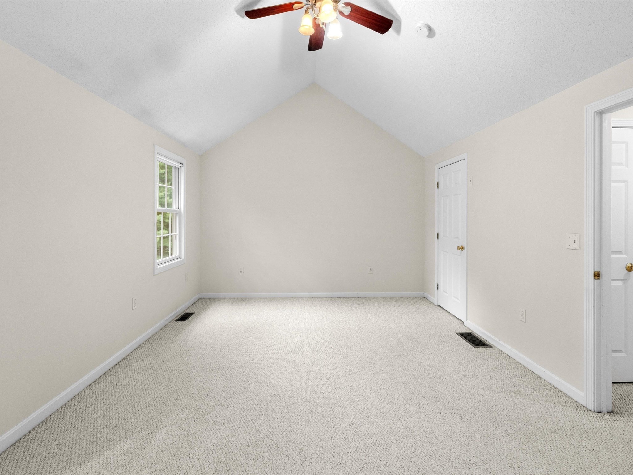 53 Lancaster Road, Unit 10 Clinton, MA 01510 - Photo 15 of 42 Gallery Image 15