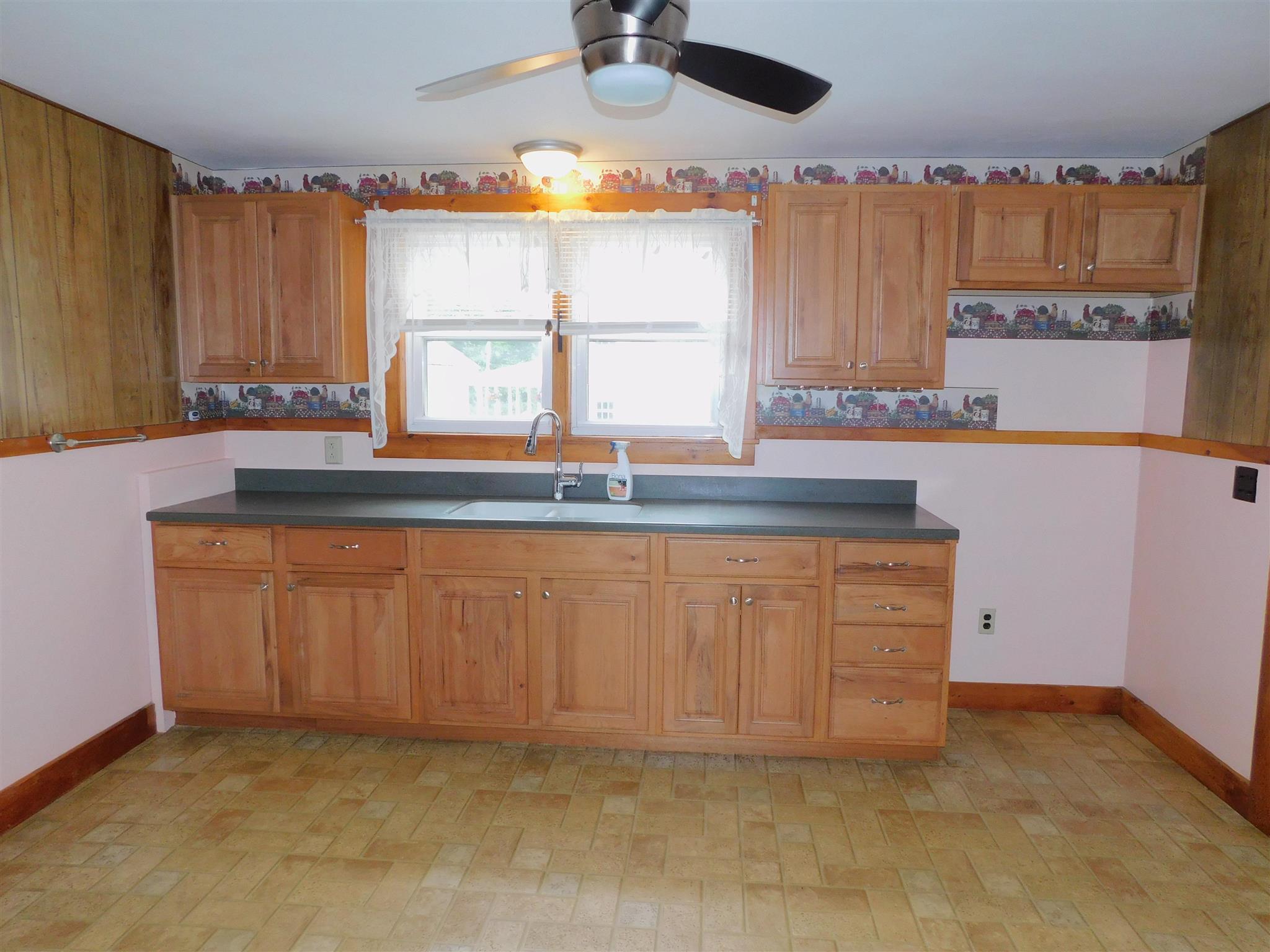 69 Richardson Street Rochester, NH 03867 - Photo 7 of 32