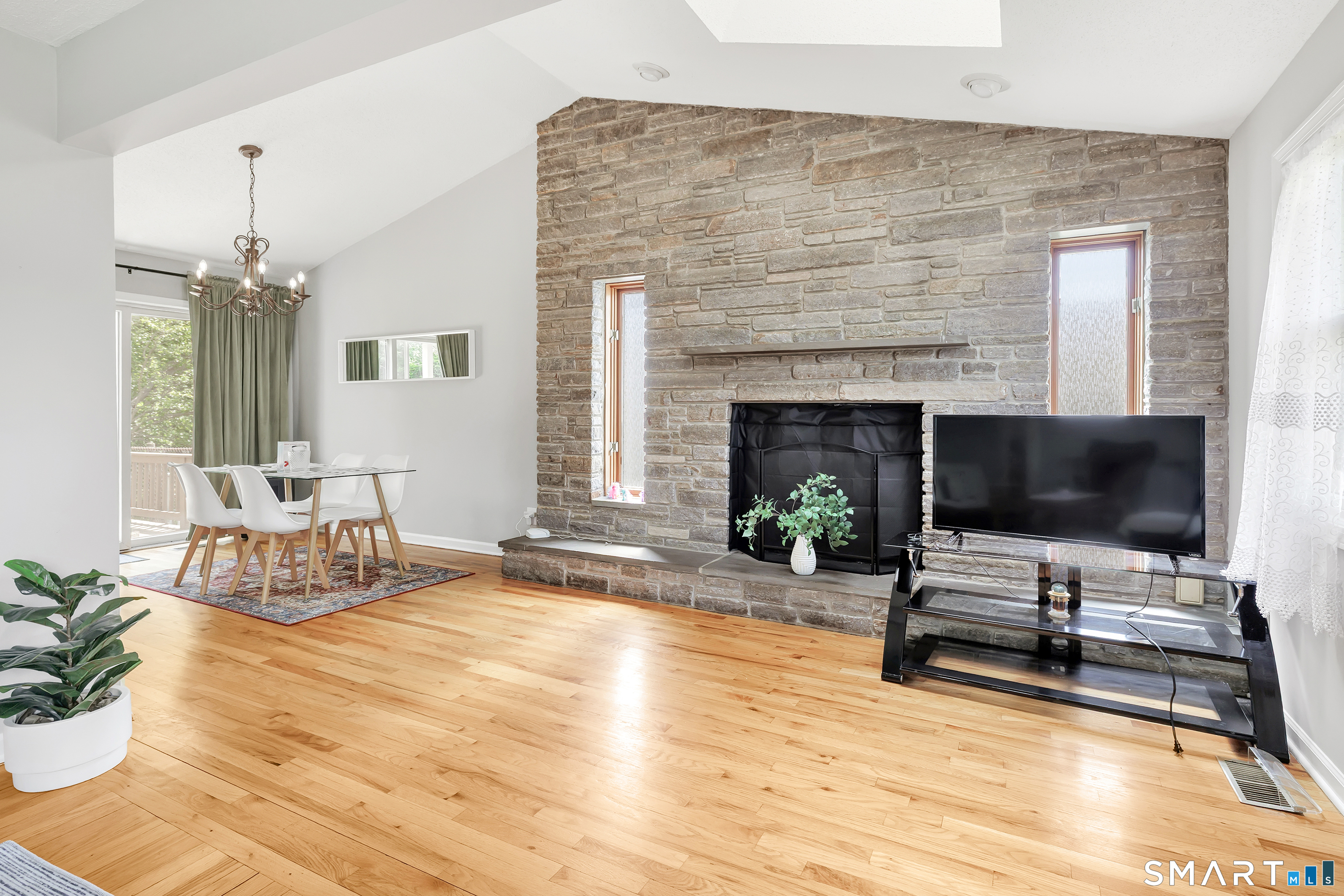 66 Washington Road Hamden, CT 06518 - Photo 15 of 38