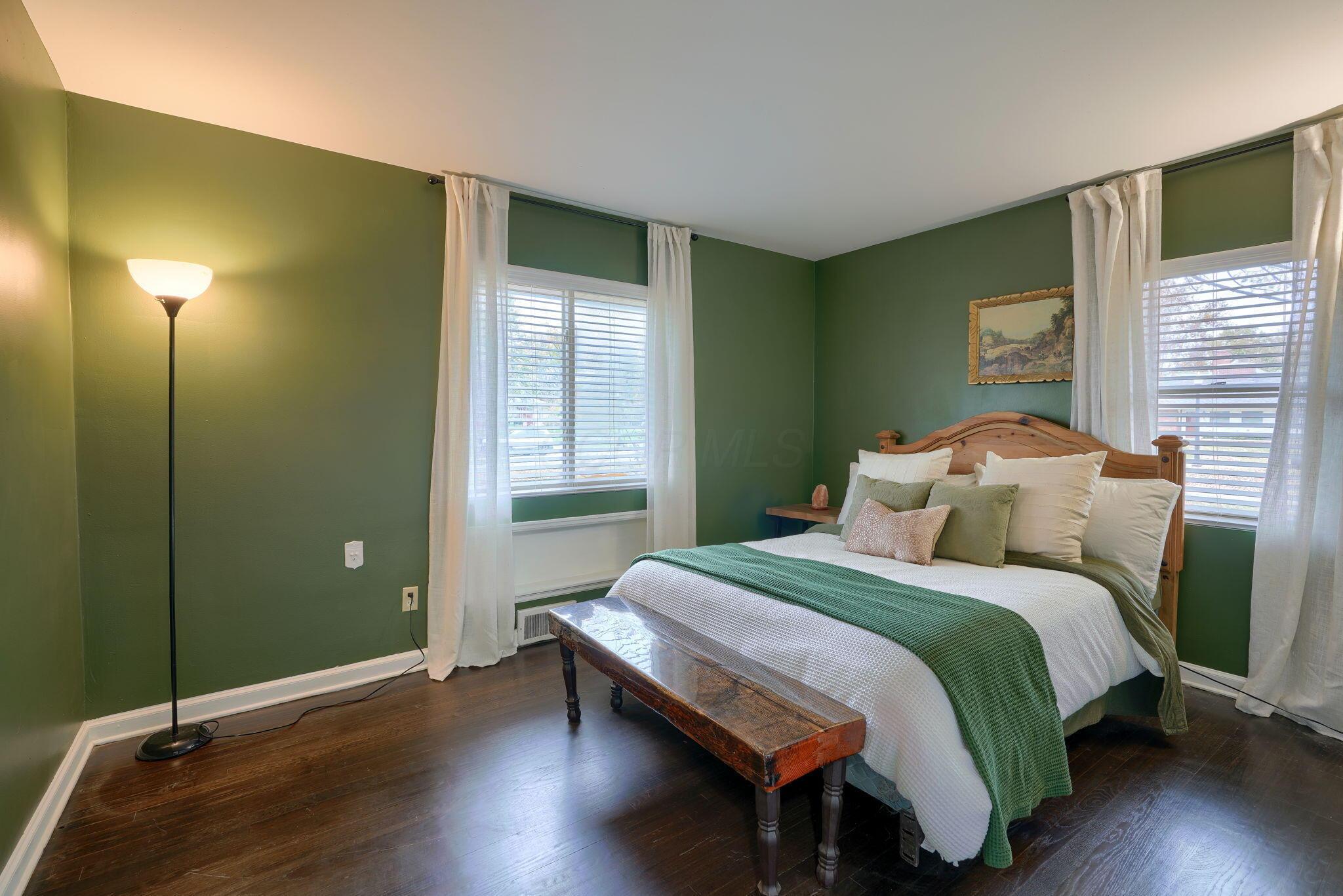 40 North Harding Road Columbus, OH 43209 - Photo 20 of 34 Primary Bedroom