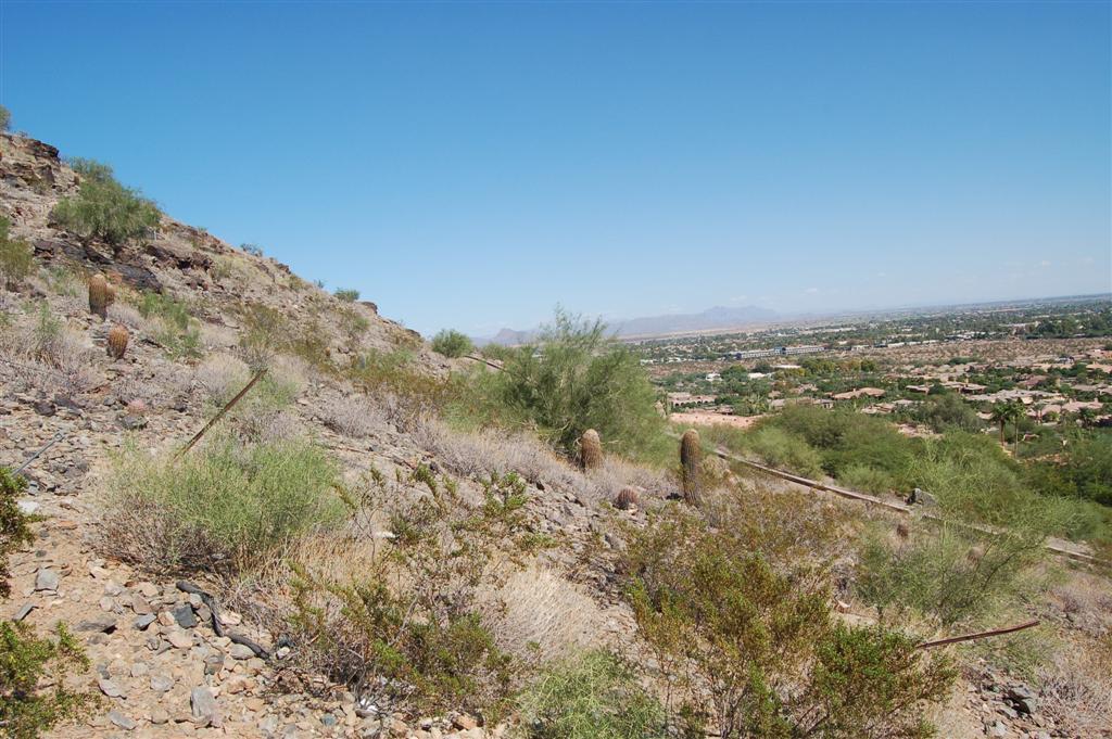 7025 North Invergordon Road Paradise Valley, AZ 85253 - Photo 5 of 19 Front