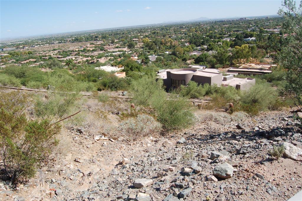 7025 North Invergordon Road Paradise Valley, AZ 85253 - Photo 6 of 19 Front