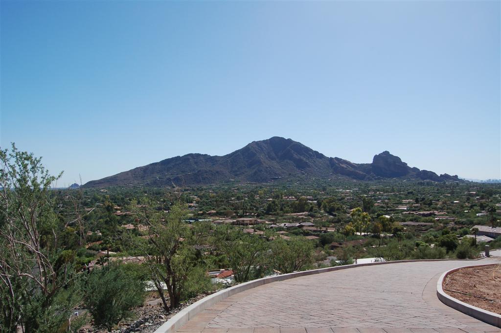 7025 North Invergordon Road Paradise Valley, AZ 85253 - Photo 8 of 19 Front