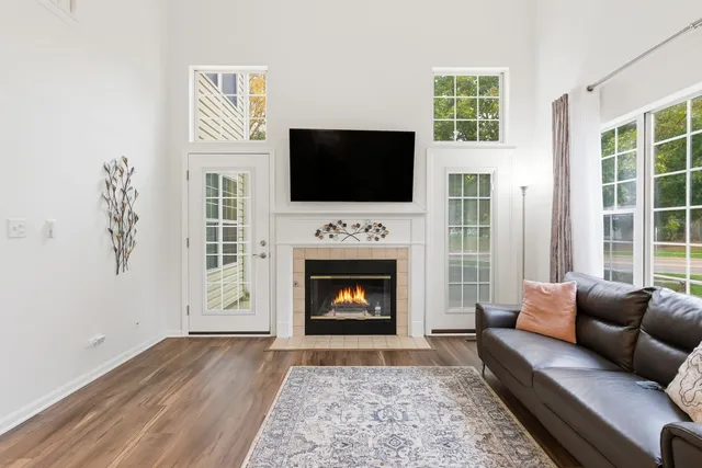 $3,000 | 1411 Clybourne Street, Unit 11E, Batavia, IL 60510