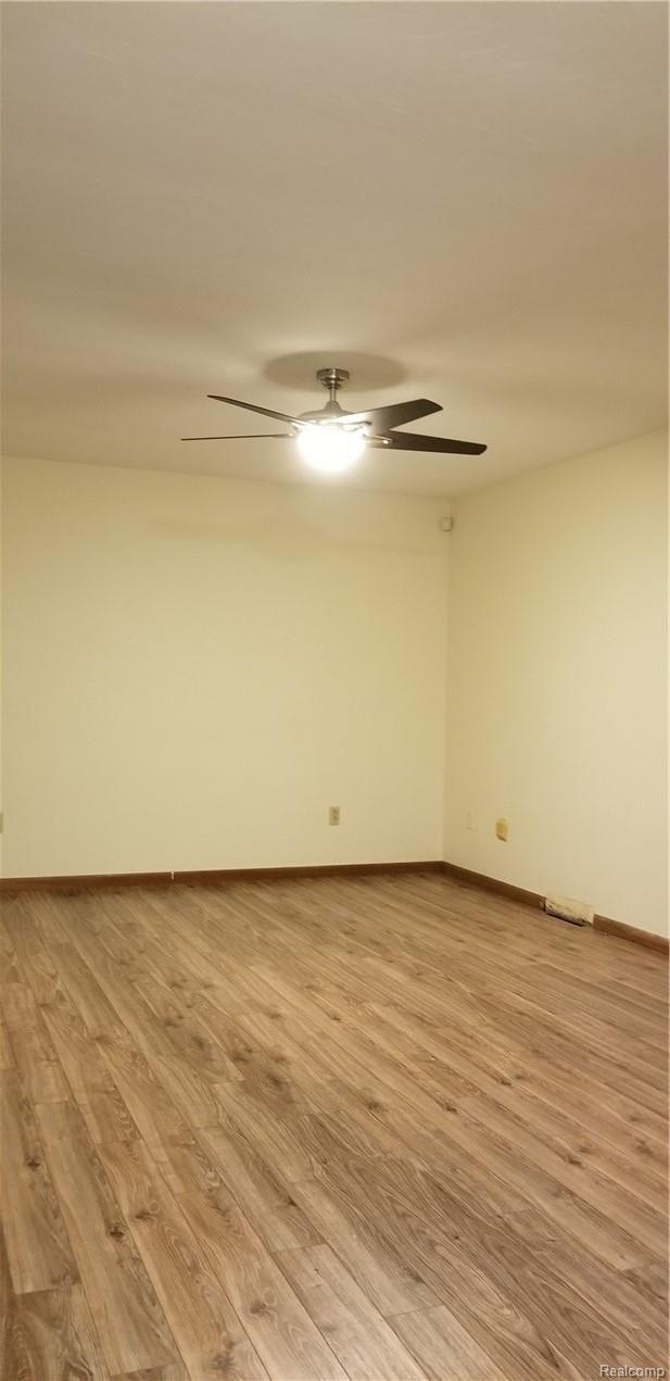 4904 Wylie Road Dexter, MI 48130 - Photo 15 of 25 Lving Rm ii.jpg