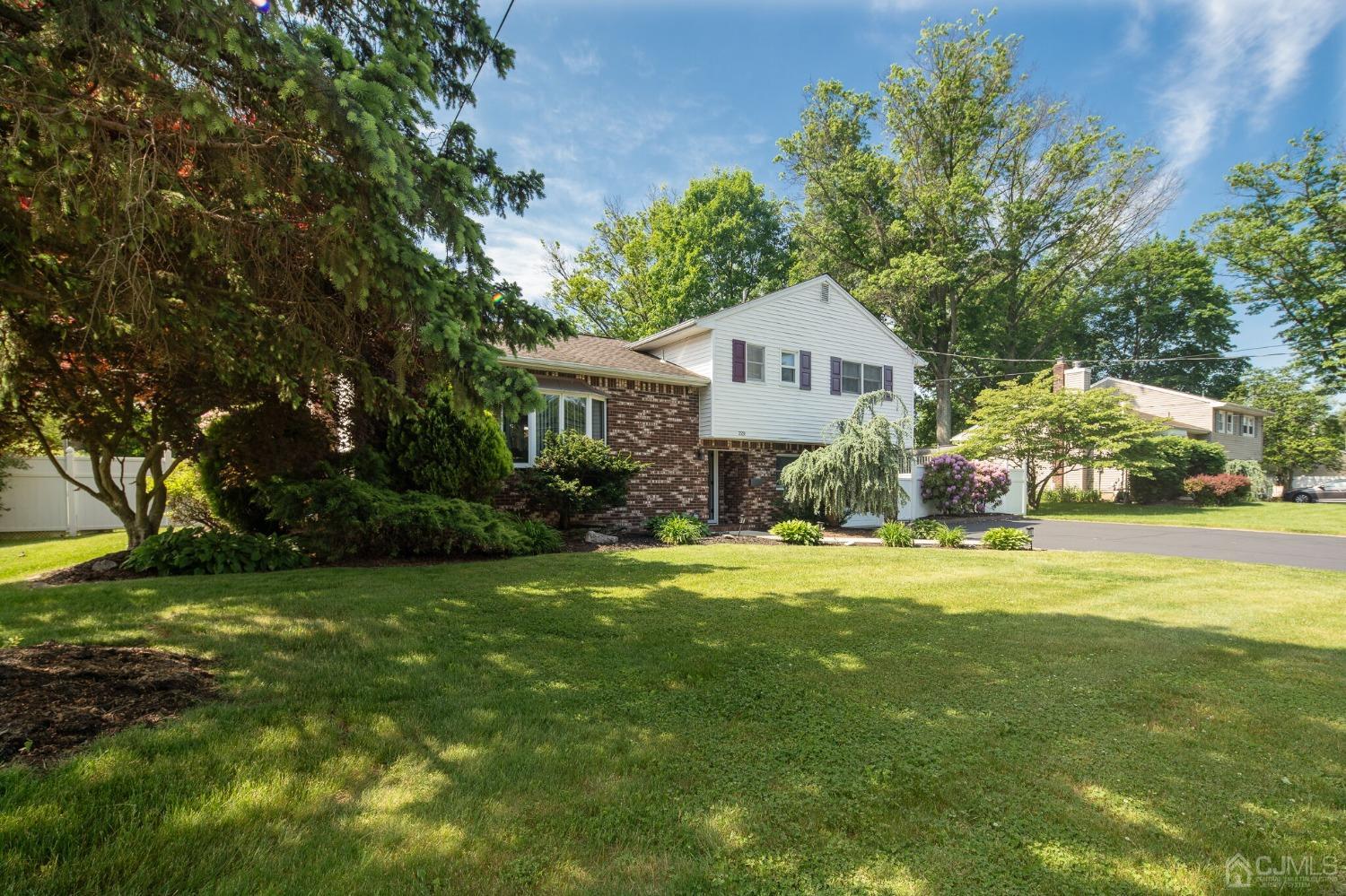 229 Rues Lane East Brunswick, NJ 08816 - Photo 3 of 5 Gallery Image 3