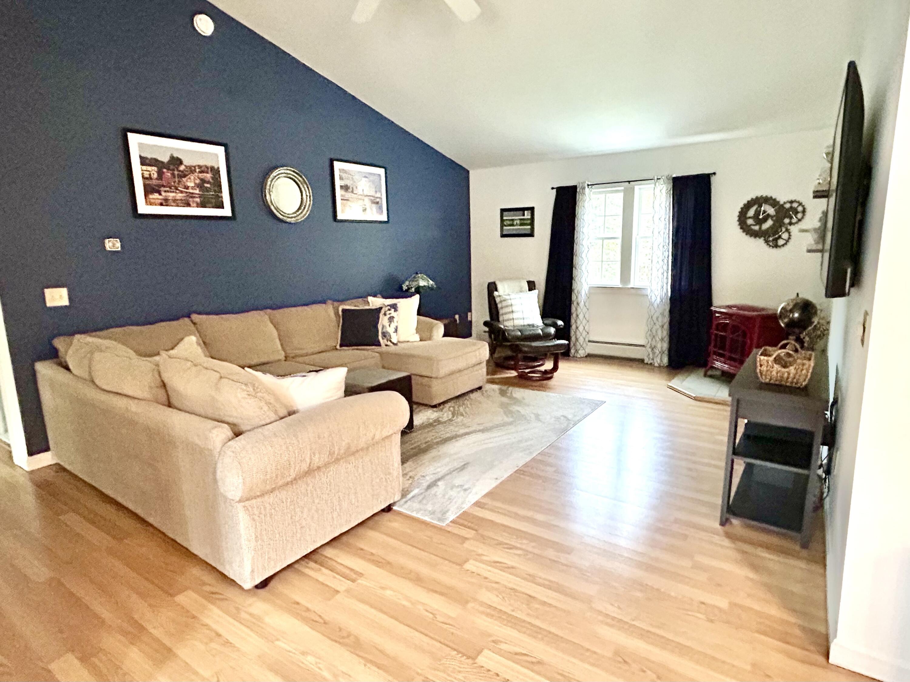 18 Tamarac Road Ellsworth, ME 04605 - Photo 16 of 41 Living room
