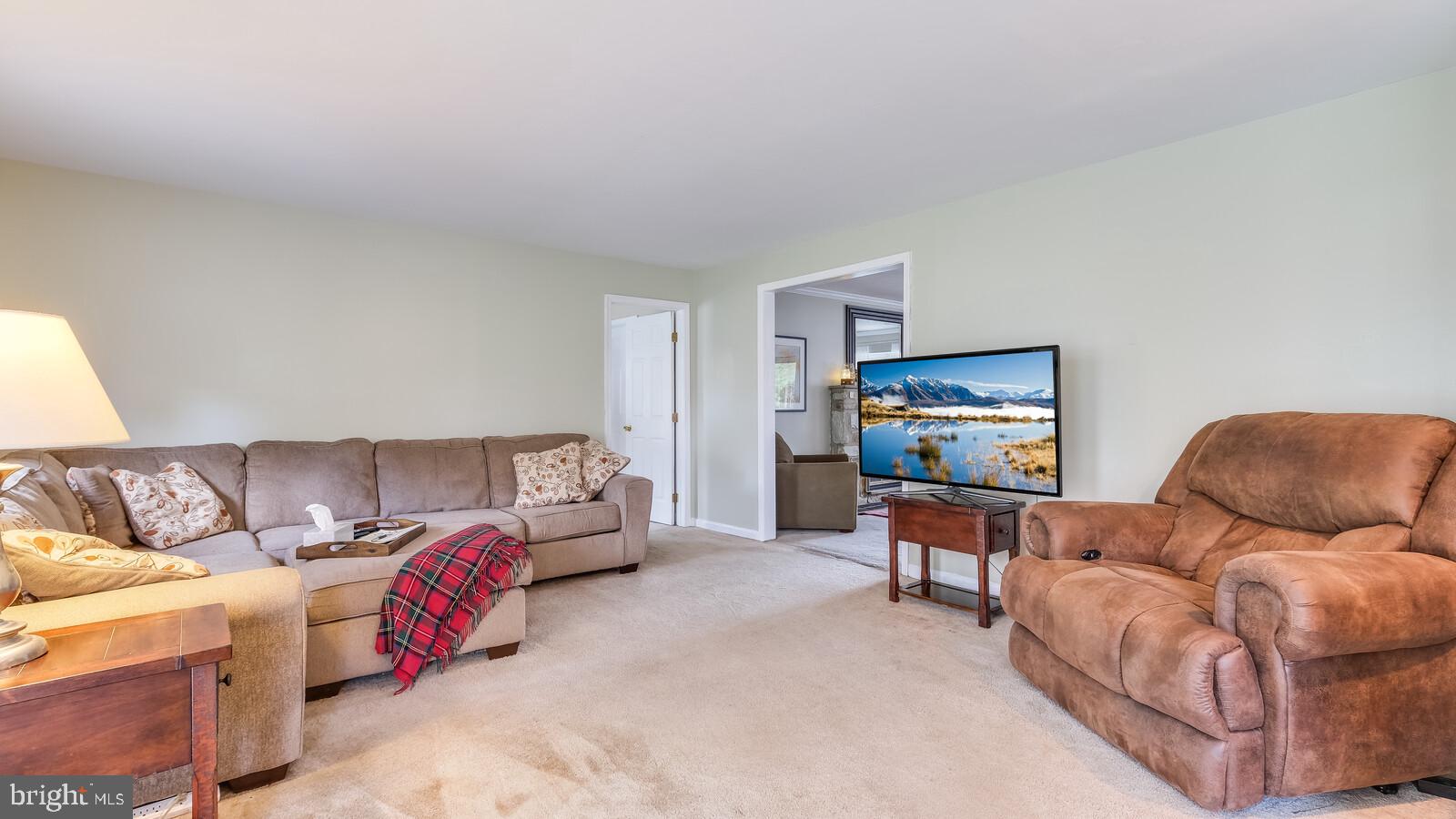 302 Greenhill Road Willow Grove, PA 19090 - Photo 11 of 36 Gallery Image 11