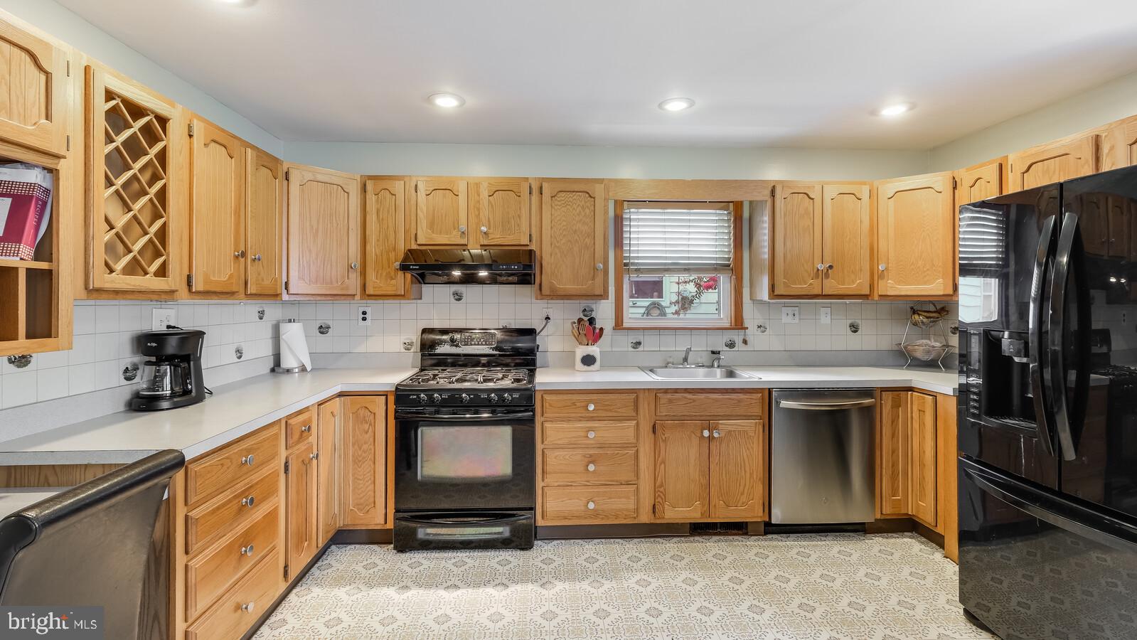 302 Greenhill Road Willow Grove, PA 19090 - Photo 15 of 36 Gallery Image 15