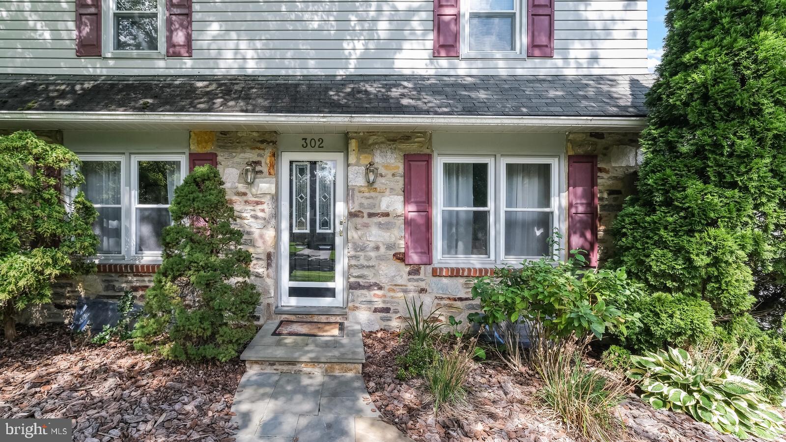 302 Greenhill Road Willow Grove, PA 19090 - Photo 4 of 36 Gallery Image 4