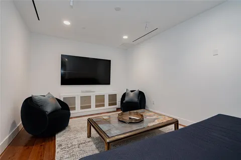 $2,600,000 | 3130 North Harwood Street, Unit 2006, Dallas, TX 75201