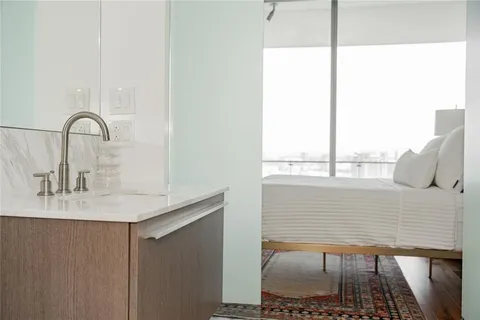 $2,600,000 | 3130 North Harwood Street, Unit 2006, Dallas, TX 75201