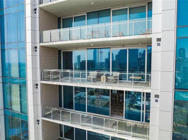 $2,600,000 | 3130 North Harwood Street, Unit 2006, Dallas, TX 75201