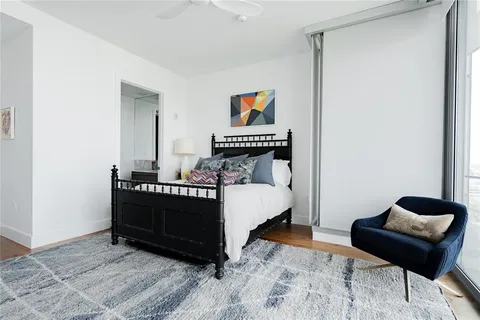 $2,600,000 | 3130 North Harwood Street, Unit 2006, Dallas, TX 75201