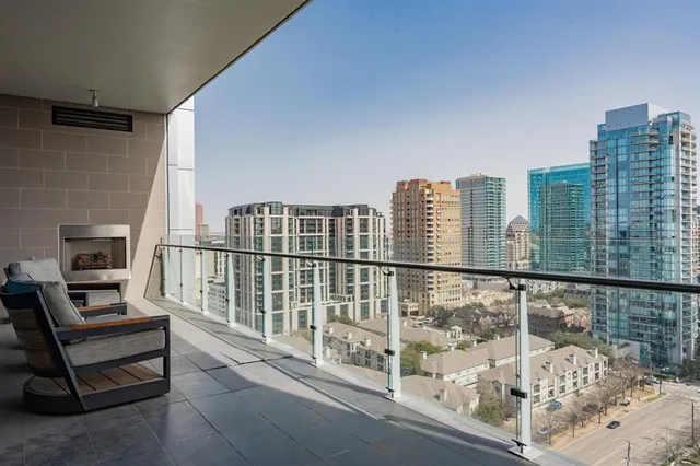 $2,600,000 | 3130 North Harwood Street, Unit 2006, Dallas, TX 75201