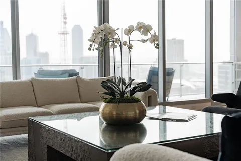 $2,600,000 | 3130 North Harwood Street, Unit 2006, Dallas, TX 75201