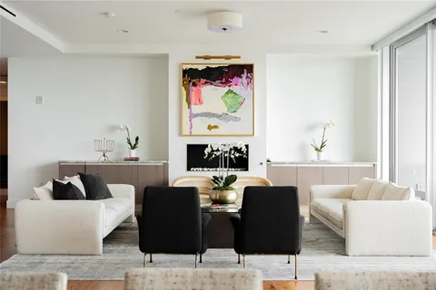 $2,600,000 | 3130 North Harwood Street, Unit 2006, Dallas, TX 75201