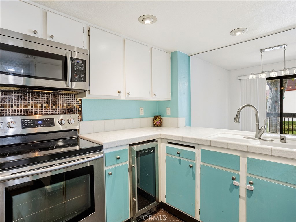 230 Bethany Road, Unit 237 Burbank, CA 91504 - Photo 5 of 43 Kitchen