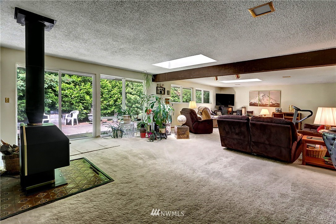 1932 Southeast 18th Court Renton, WA 98055 - Photo 12 of 25 Gallery Image 12