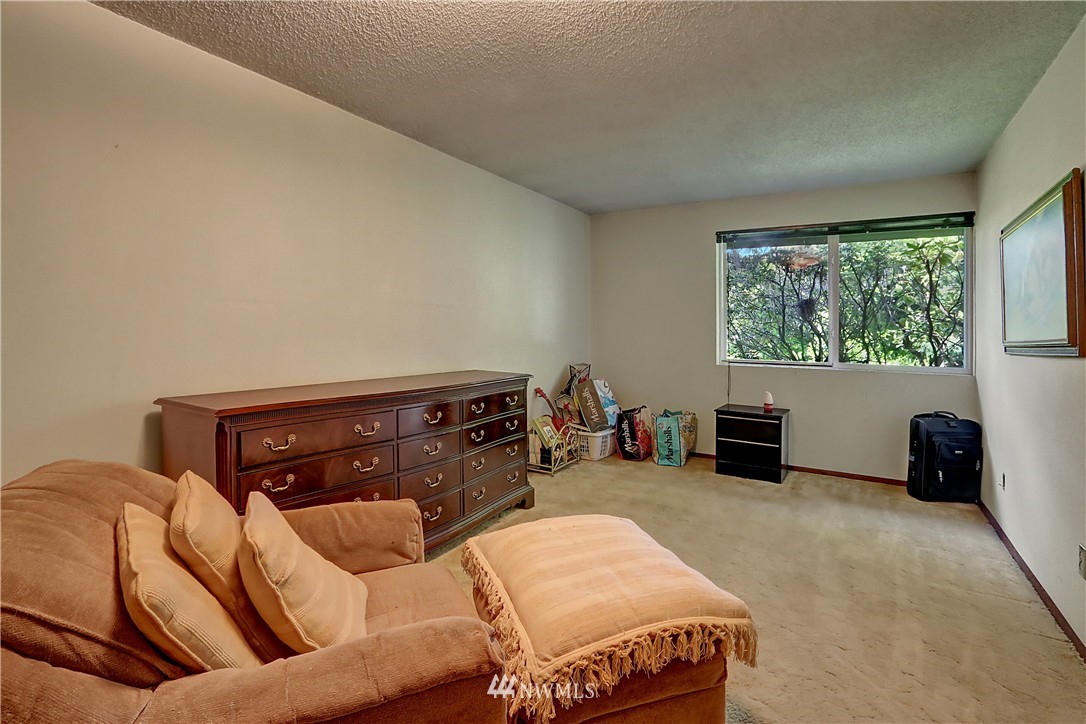 1932 Southeast 18th Court Renton, WA 98055 - Photo 17 of 25 Gallery Image 17