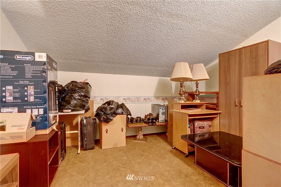 1932 Southeast 18th Court Renton, WA 98055 - Photo 20 of 25 Gallery Image 20