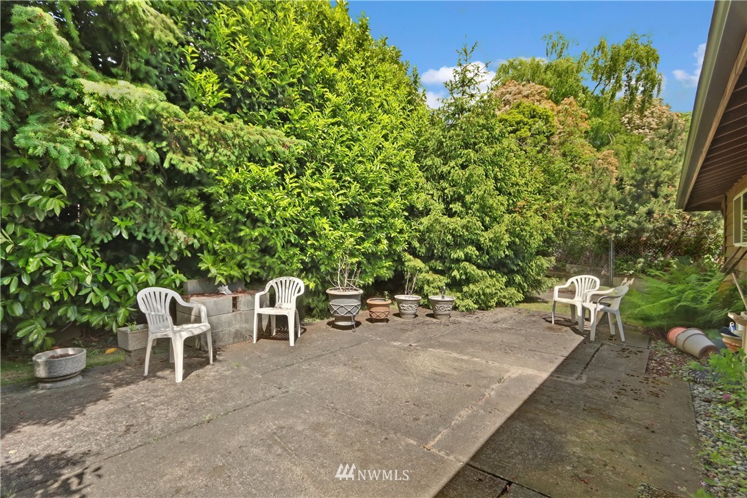 1932 Southeast 18th Court Renton, WA 98055 - Photo 24 of 25 Gallery Image 24