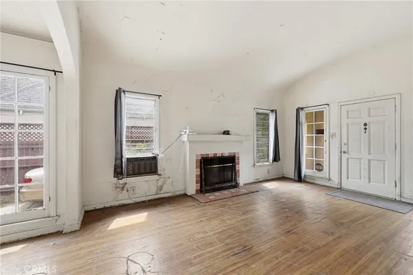 $949,906 | 4720 Denny Avenue, Toluca Lake, CA 91602