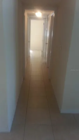 a view of empty room with window