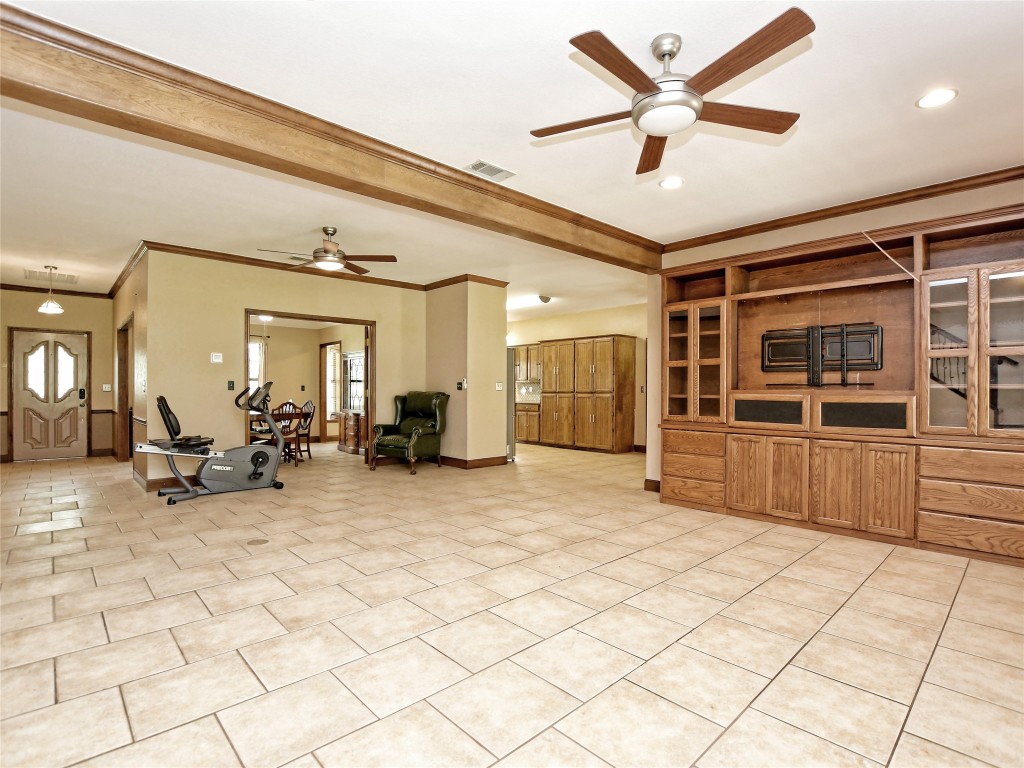 328 Fawnridge Street Georgetown, TX 78628 - Photo 8 of 36 a view of a livingroom with furniture and a ceiling fan