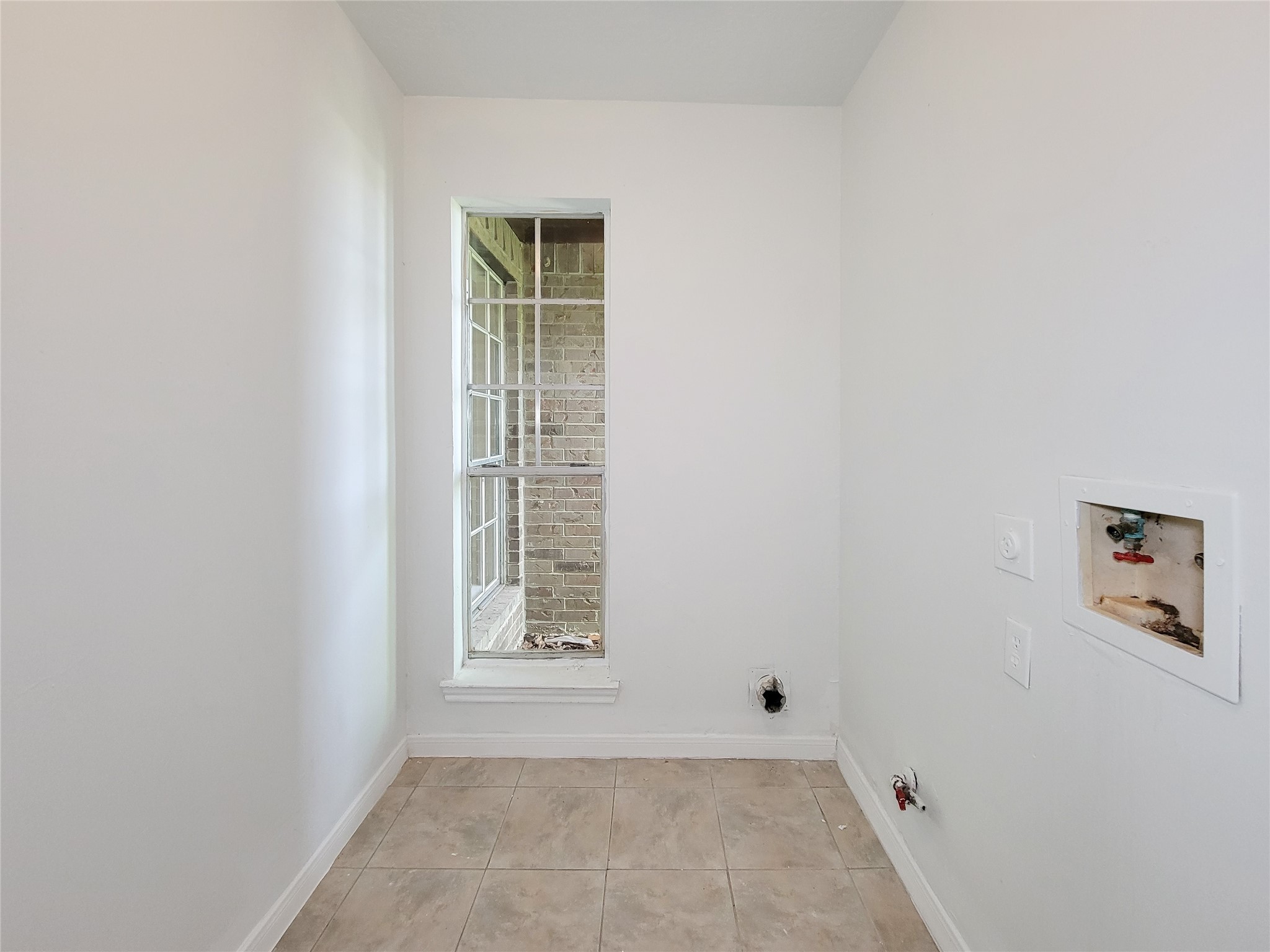 3307 Pine Dust Lane Spring, TX 77373 - Photo 20 of 28 an empty room with windows