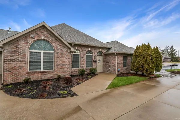 $292,000 | 8160 Wyntree Villas Drive, Newburgh, IN 47630