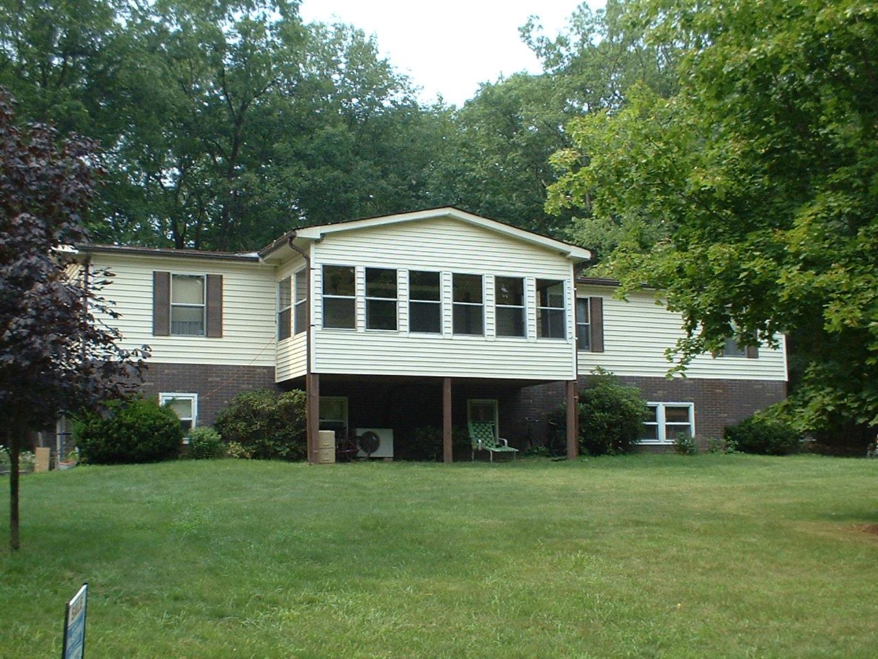 7 Hemlock Road Tannersville, PA 18372 - Photo 1 of 5 Front