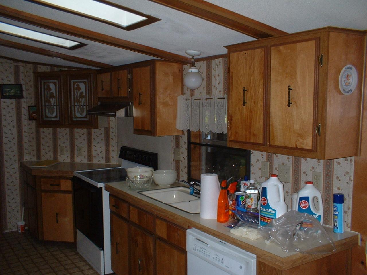 7 Hemlock Road Tannersville, PA 18372 - Photo 2 of 5 Kichen