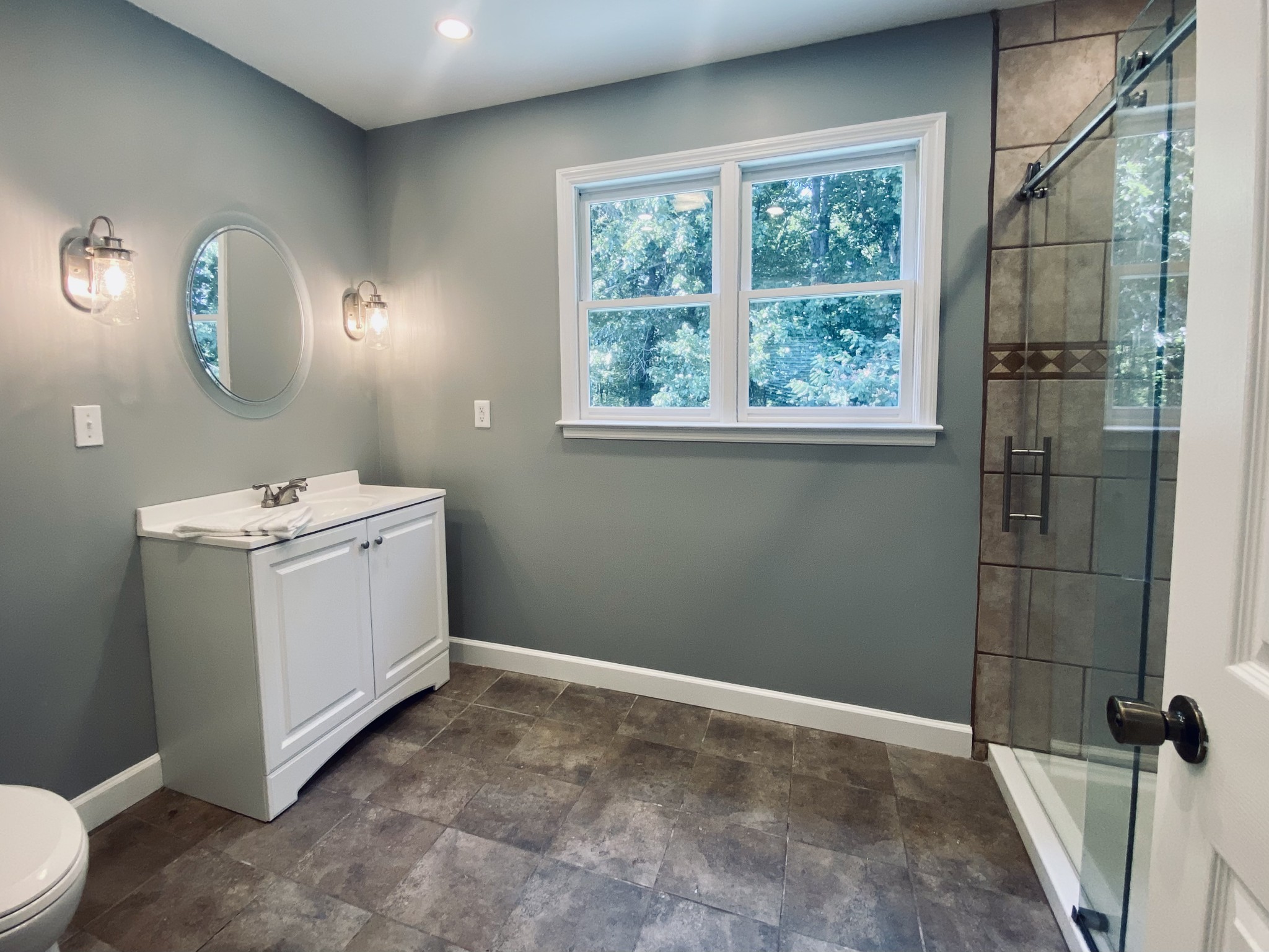 146 Howard Road White Bluff, TN 37187 - Photo 20 of 25 a utility room with a window dryer and washer