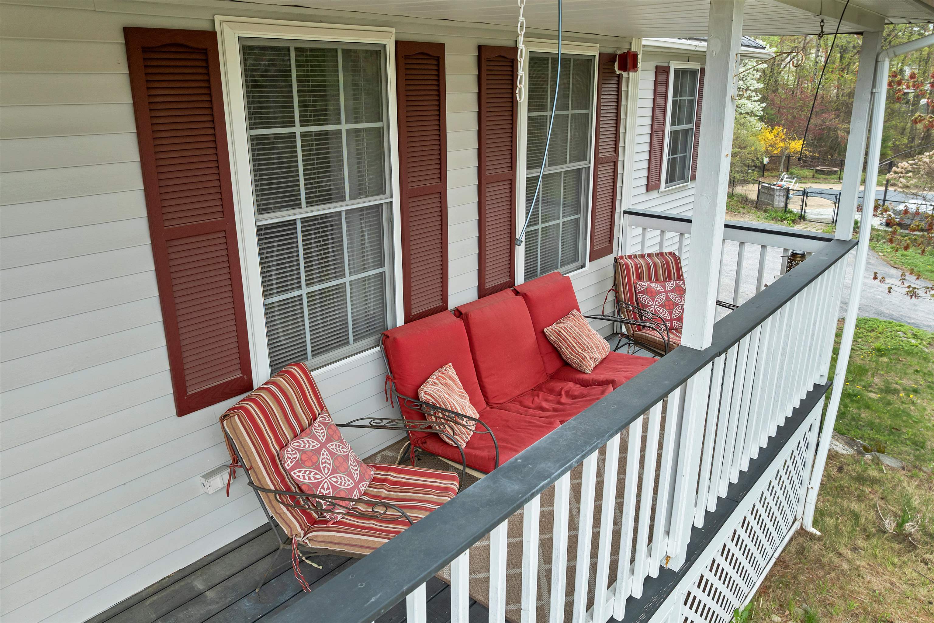 71 Auburn Road Hooksett, NH 03106 - Photo 3 of 59